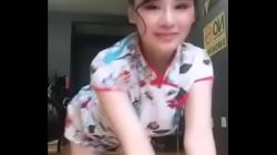 Chinese model masturbates on cam